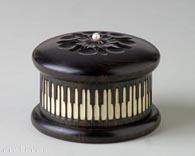 Note Box